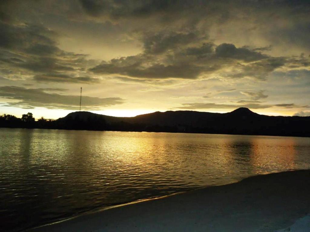 NyNy Hotel Kampot Kültér fotó